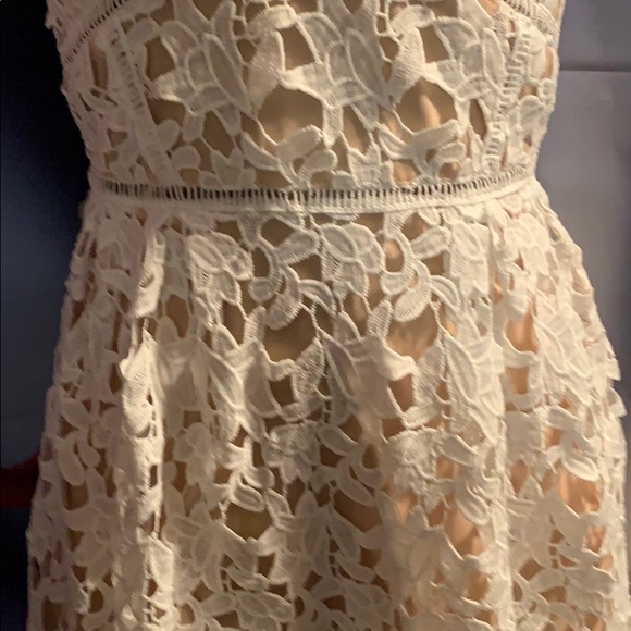 New White lace dress w/ nude lining size med women - Picture 4 of 8